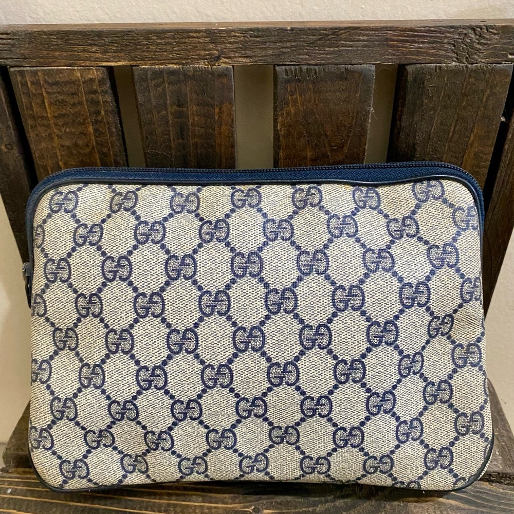 Vintage Gucci cosmetic clutch bag - Picture 2 of 11